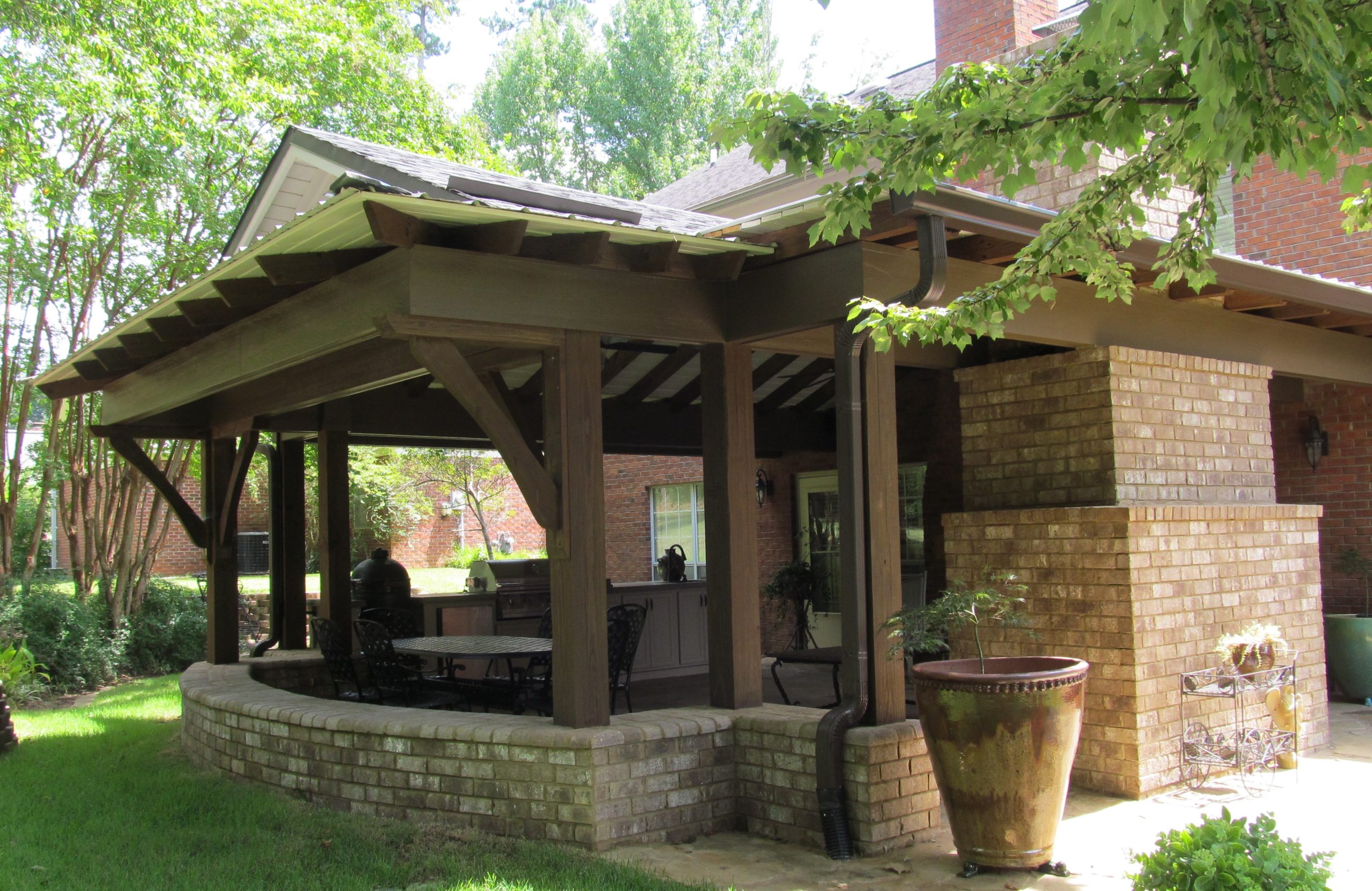 Brick outdoor patio with dark wood trim - North Georgia Brick